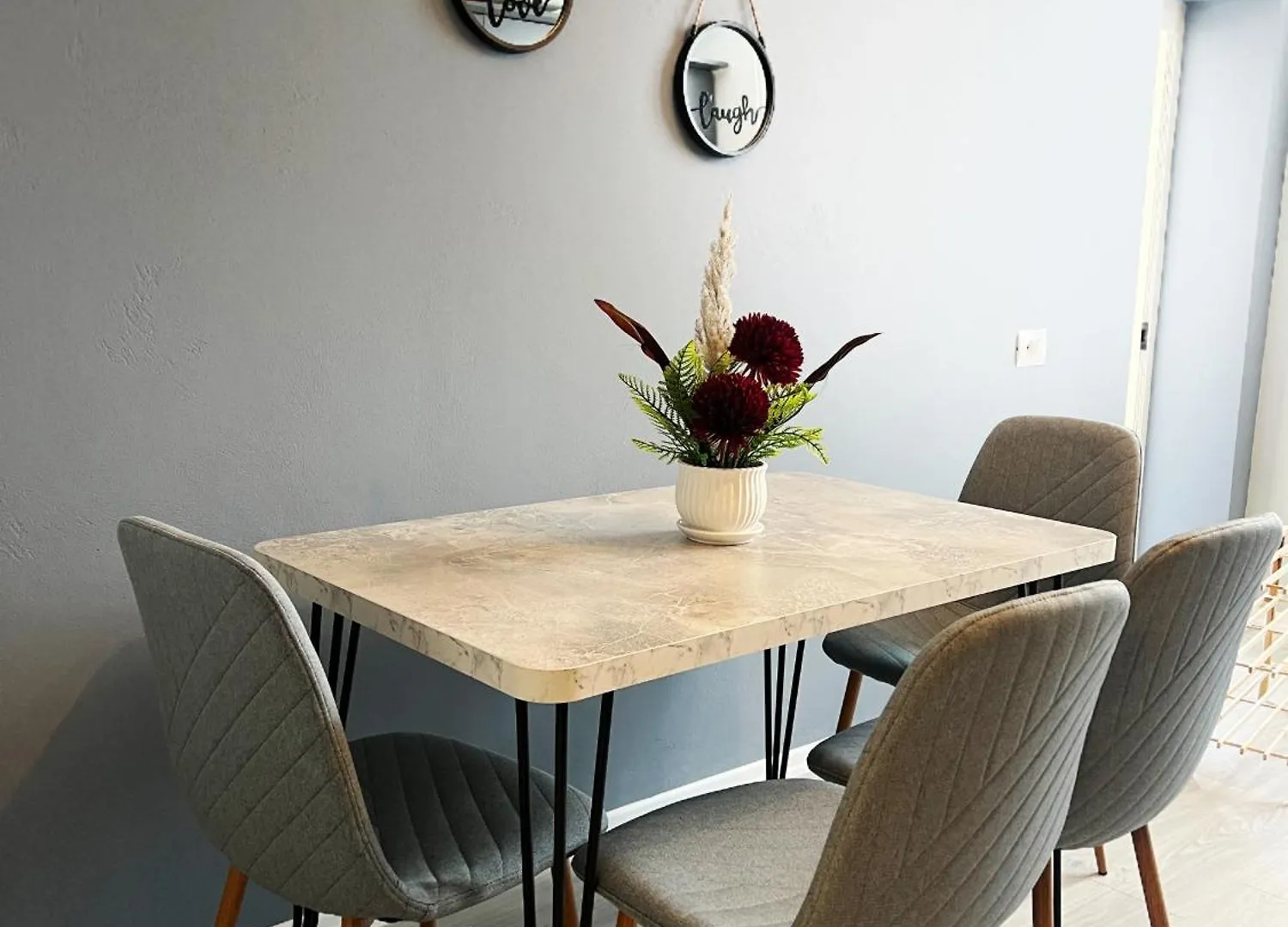 Joyful Apartment 티라나